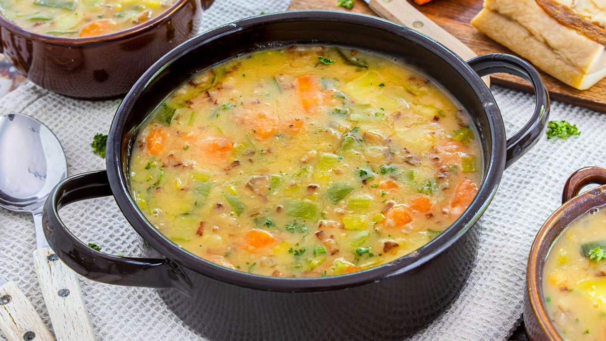 Omas Erbsensuppe | Rezept - eat.de