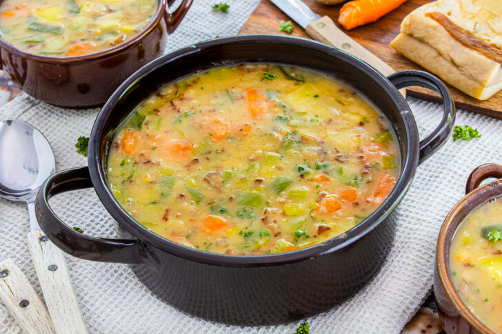 Omas leckere Erbsensuppe