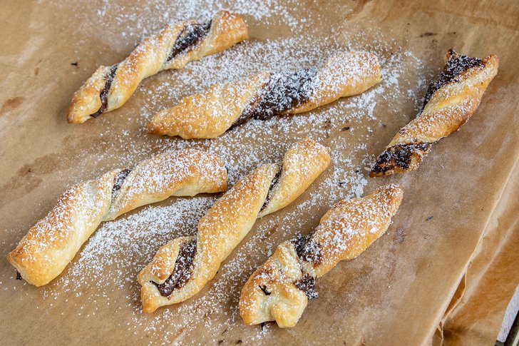 Blätterteigstangen mit Schokocreme