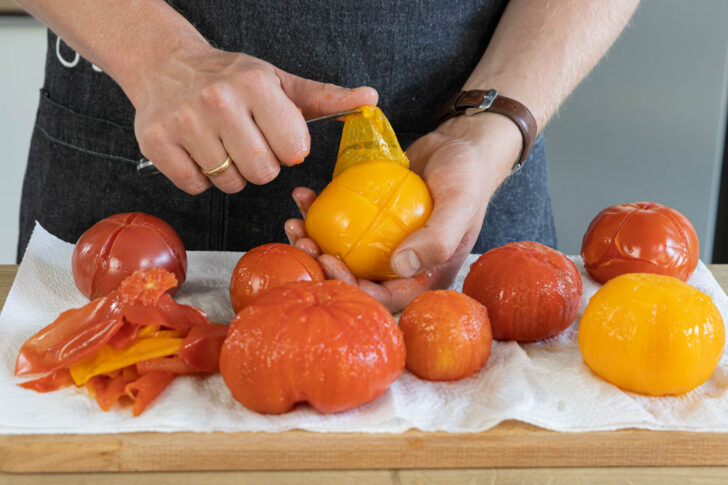 Tomatenhaut abziehen