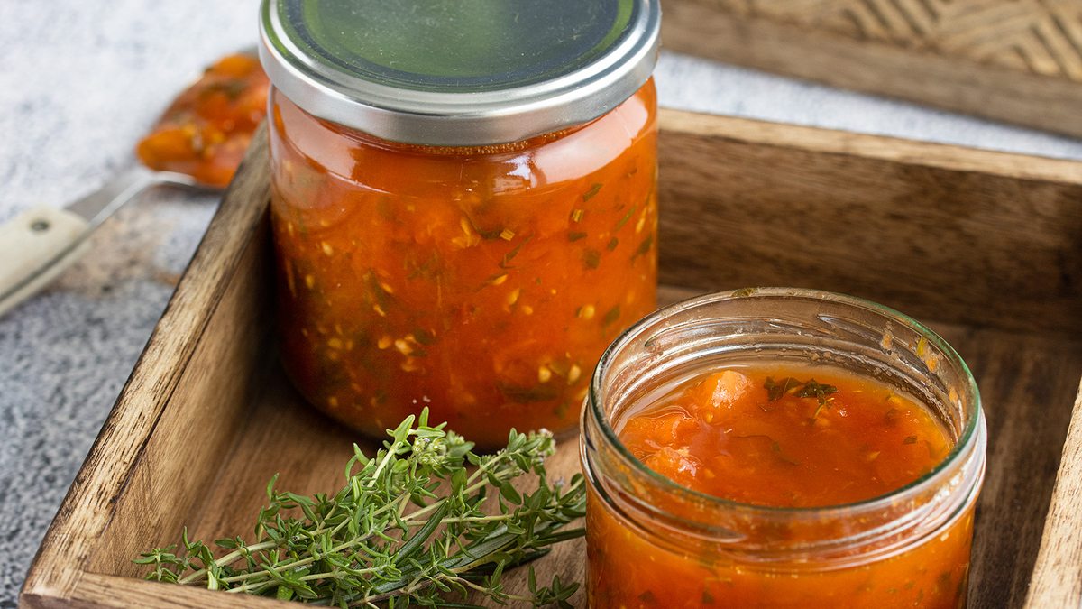 Pizzatomaten selber machen: Tomaten einkochen | Rezept