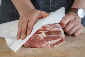 Fleisch abtupfen