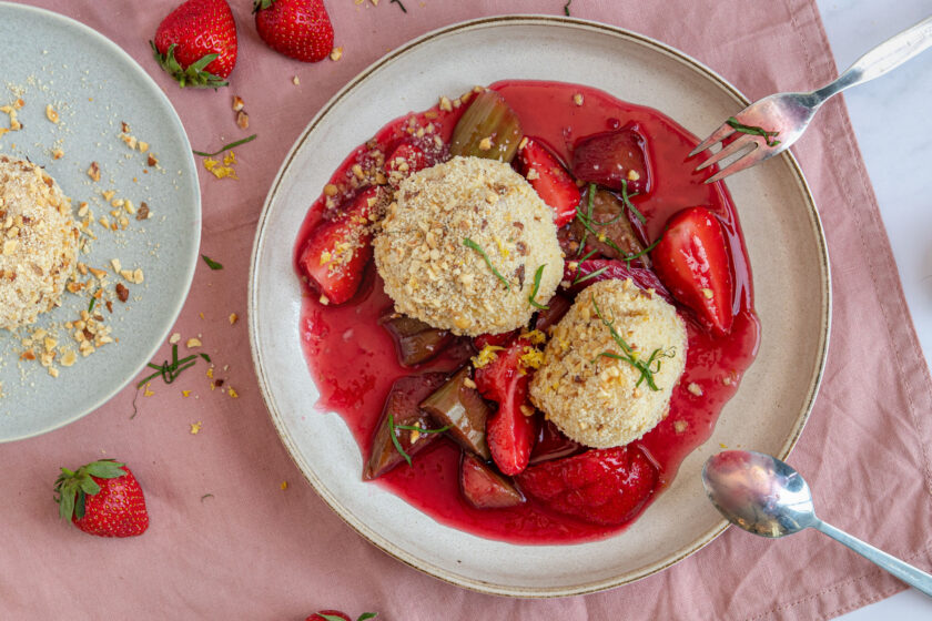 Quarkknödel mit Rhabarber-Ragout