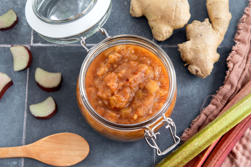 Rhabarber Chutney mit Ingwer