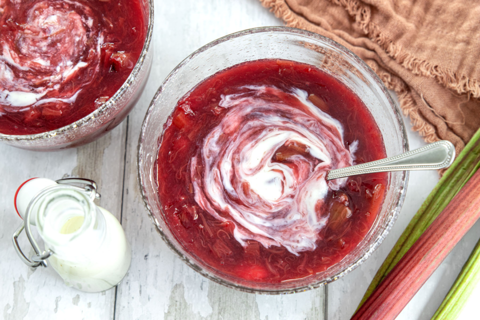 Klassische Rhabarbergrütze | Rezept - eat.de