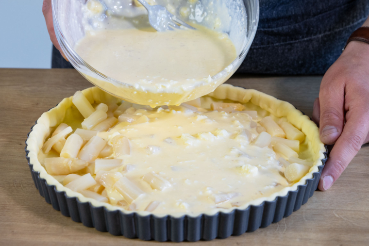 Schnelle Spargelquiche | Rezept - eat.de