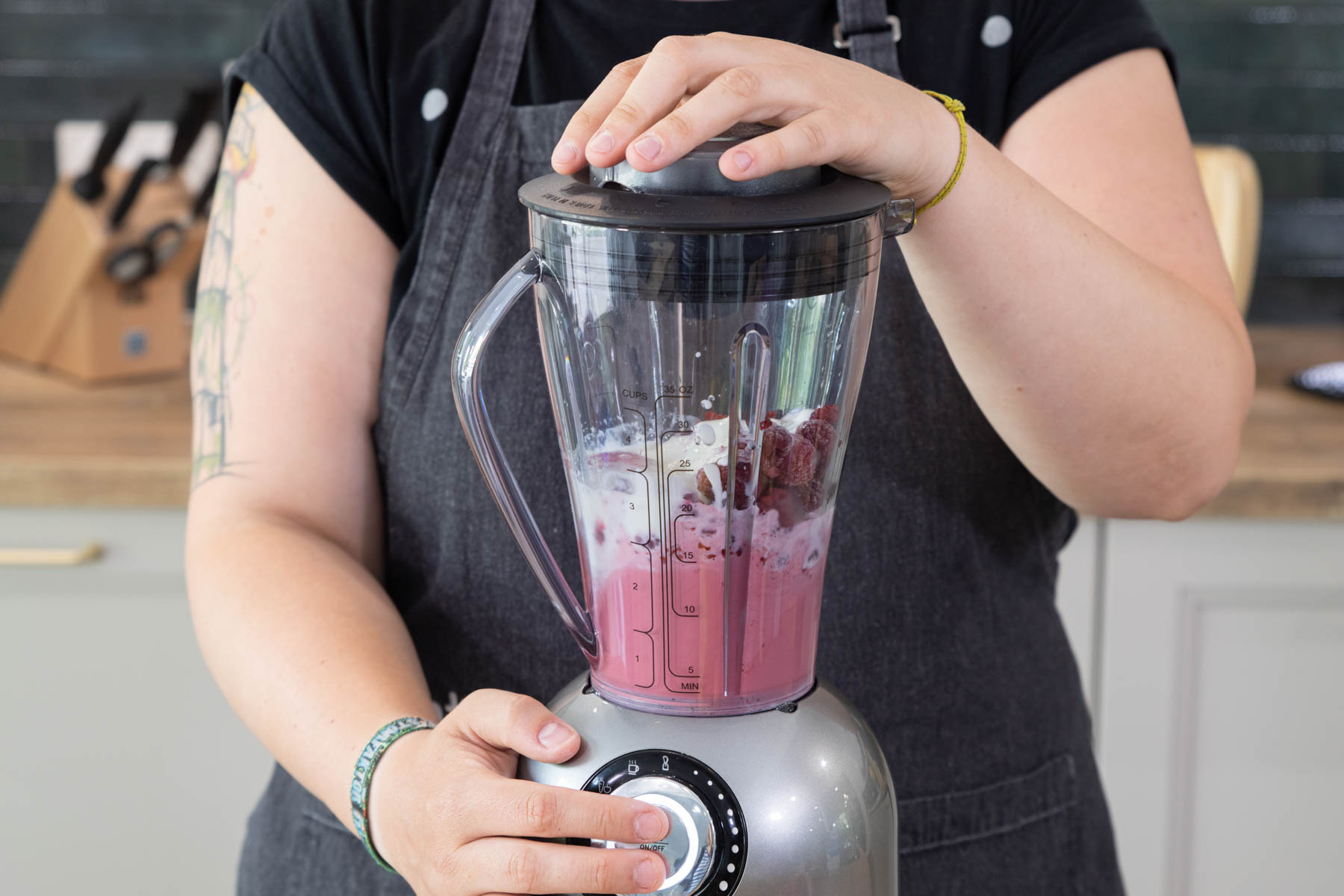 Schnellen Smoothie pürieren