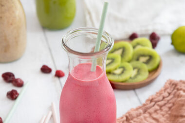 Schneller Smoothie mit gefrorenen Früchten