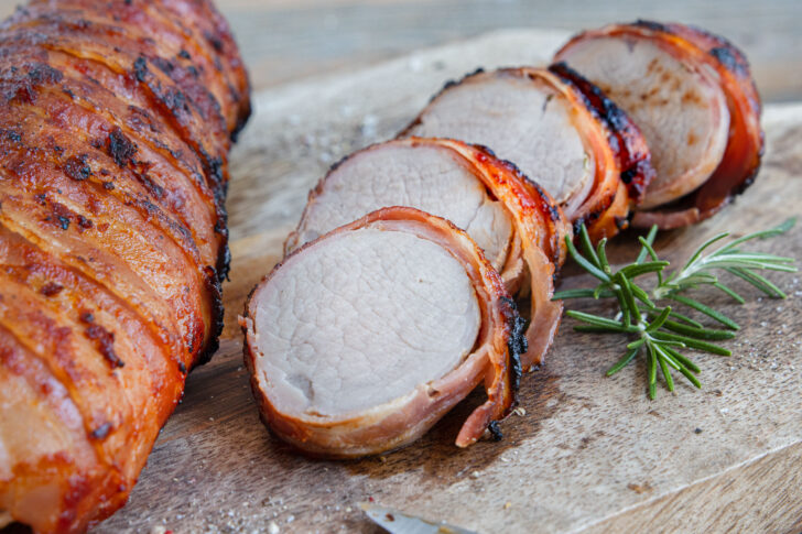 Schweinefilet im Speckmantel grillen