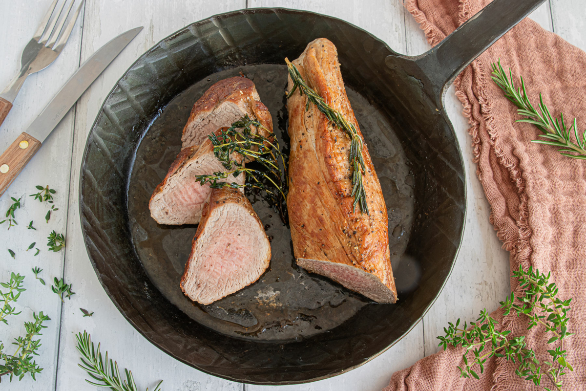 Schweinefilet in der Pfanne braten | Rezept - eat.de