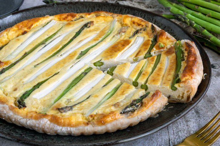 Spargelquiche mit Blätterteig