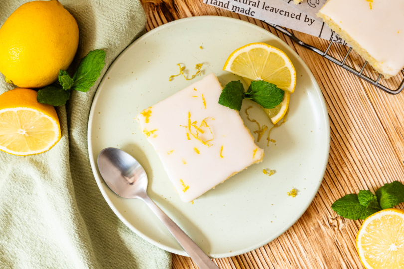 Veganer saftiger Zitronenkuchen vom Blech