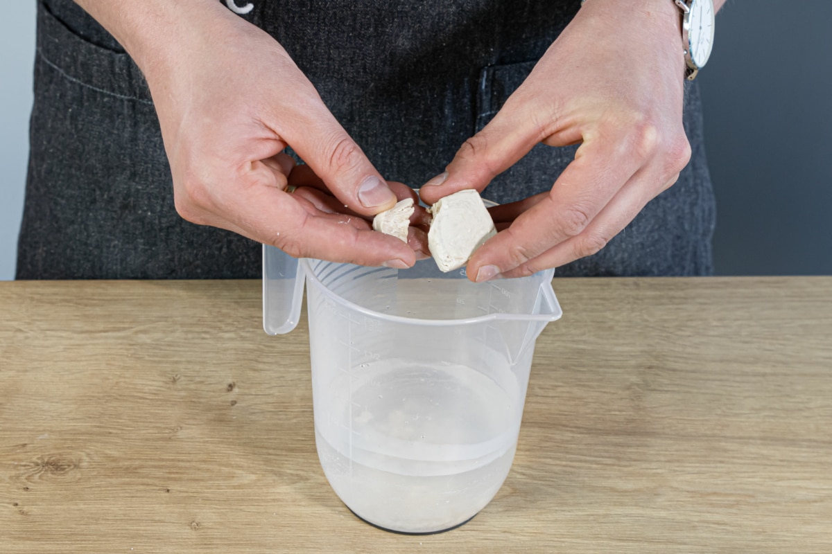 Herzhaftes Zwiebel-Baguette | Rezept - eat.de