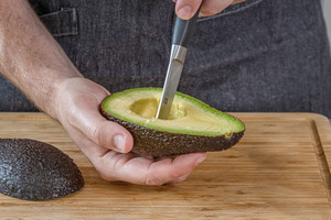 Avocado einschneiden