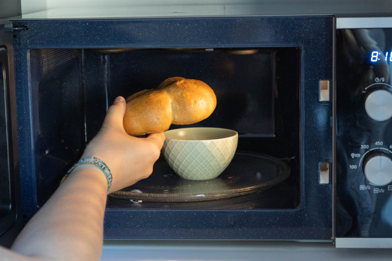 Hartes Brot Wieder Weich Machen Mikrowelle Alte Brötchen wieder knusprig machen