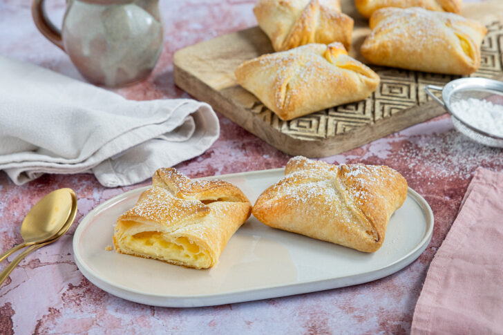 Blätterteig-Teilchen mit Vanillepudding
