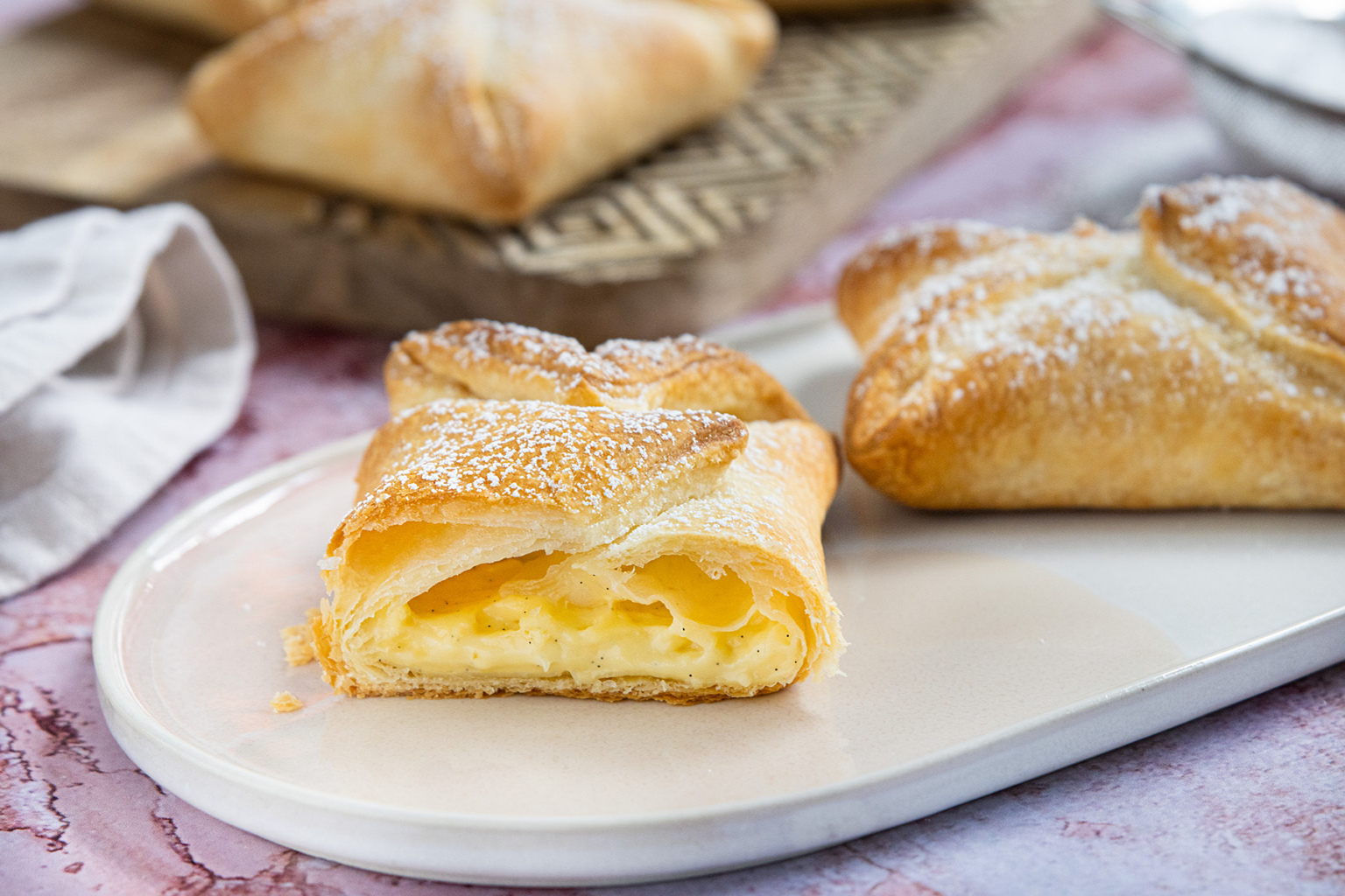 Süße Blätterteig Teilchen mit Vanillepudding Rezept eat.de