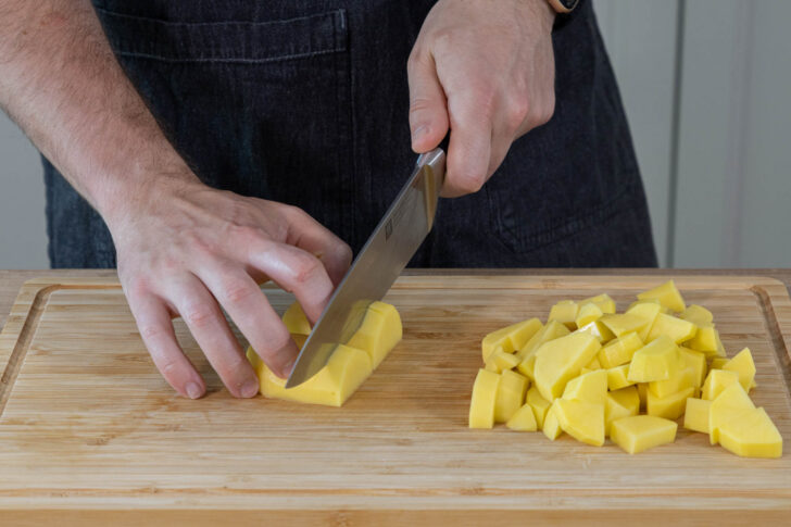 Kartoffeln würfeln