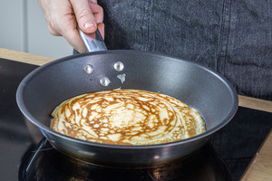 Pfannkuchen ausbacken
