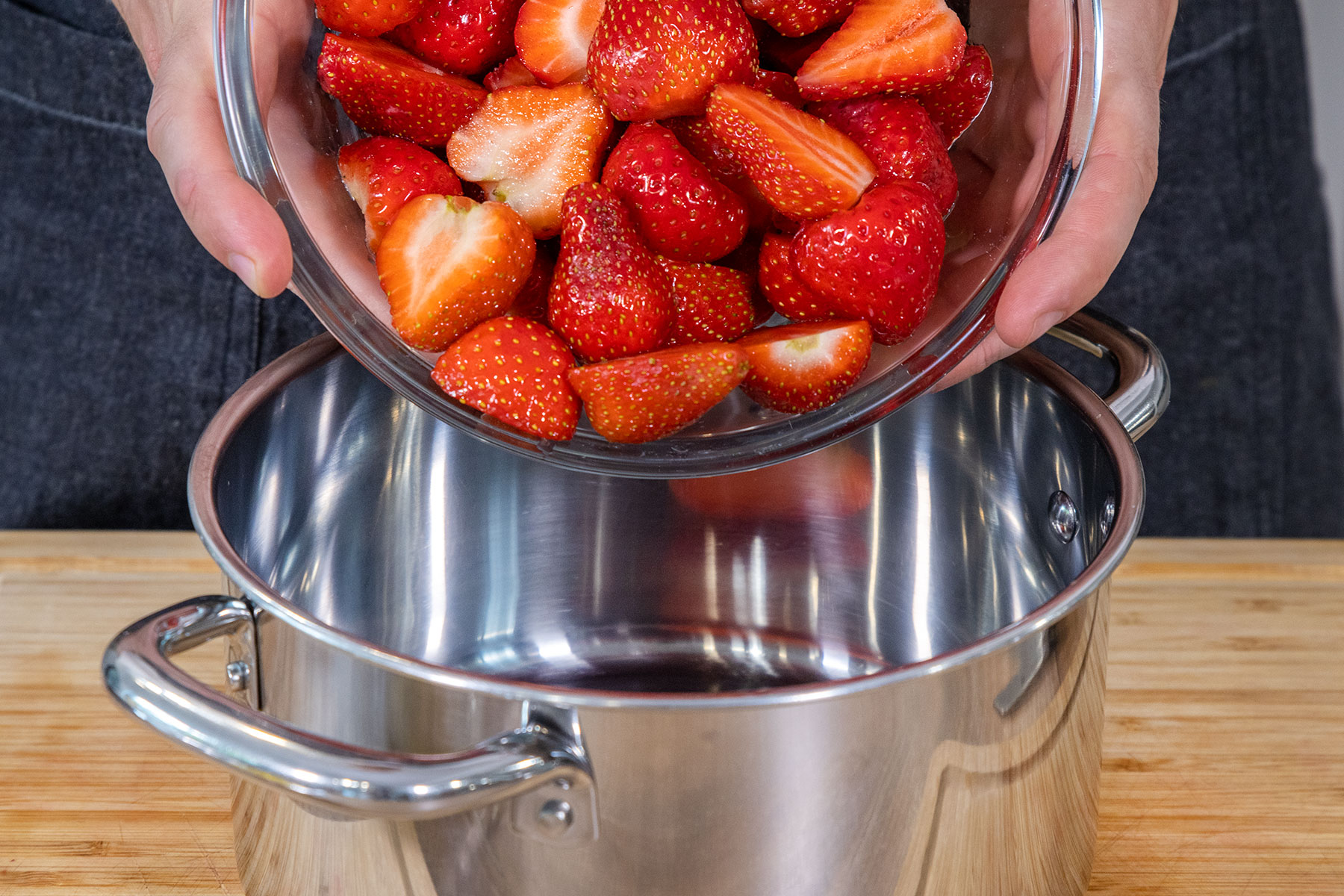 Erdbeermarmelade selber machen: einfaches Rezept Erdbeermarmelade selber machen: einfaches Rezept