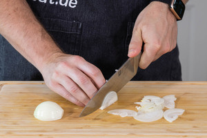 Zwiebel schneiden