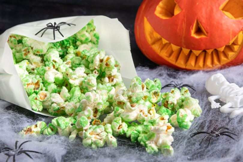 grünes Halloween Popcorn