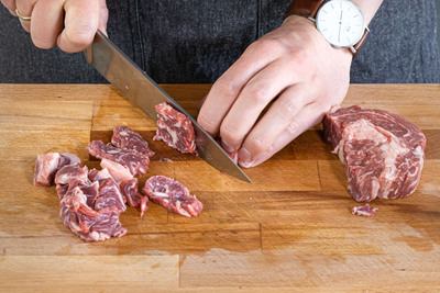 Entrecote in Streifen schneiden
