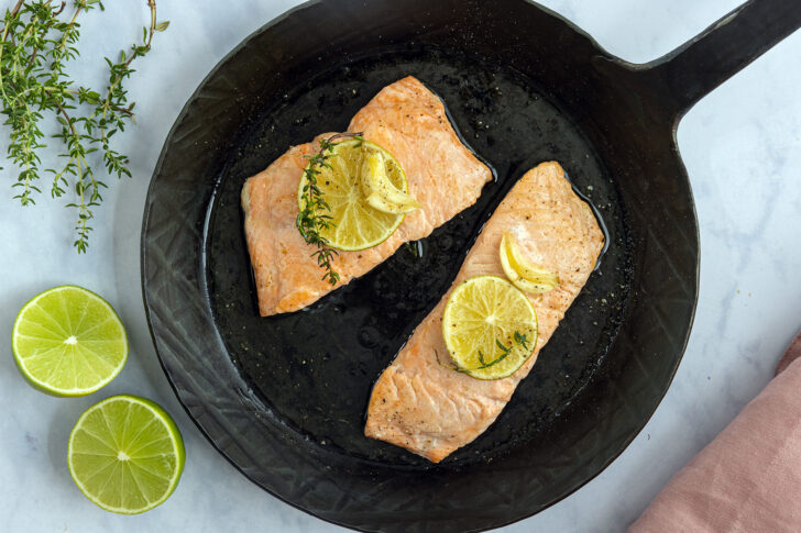 Lachs in der Pfanne braten