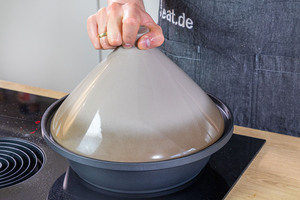 Lamm-Tajine in der Tajine gegart