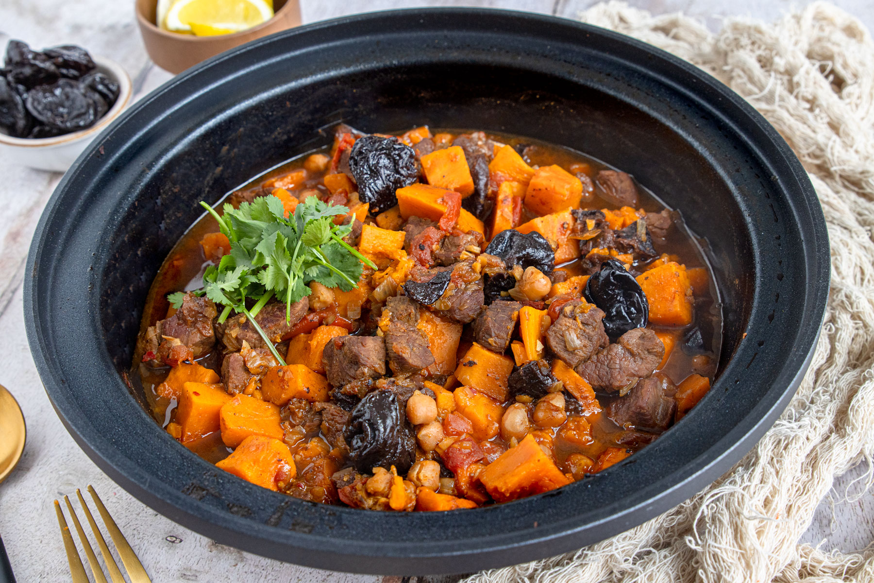 Lamm-Tajine mit Pflaumen