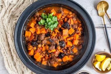 Lamm-Tajine mit Pflaumen