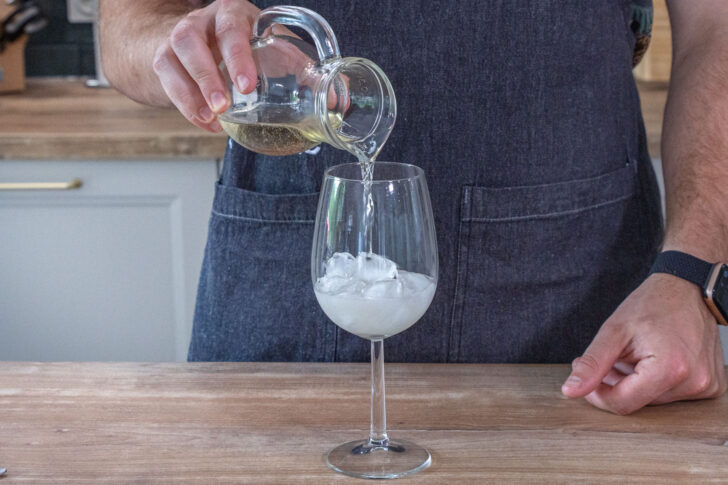 Prosecco dazugeben