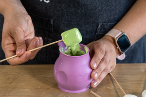 Marshmallows in weiße Schokolade geben