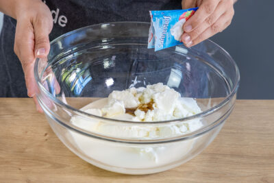 alle Zutaten für die Creme in eine Schüssel geben