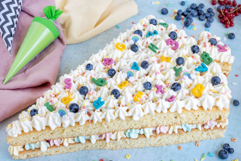 Schultüte im Letter Cake Design