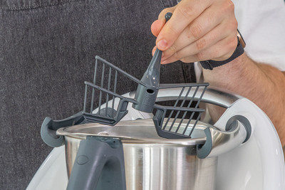 Für Eierpunsch Thermomix®-Rezept Schmetterlingseinsatz einsetzen