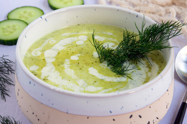 warme Gurkensuppe