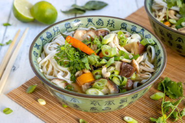 Asiatische Hühnersuppe