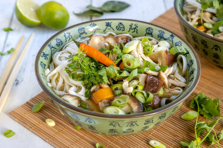Asiatische Hühnersuppe