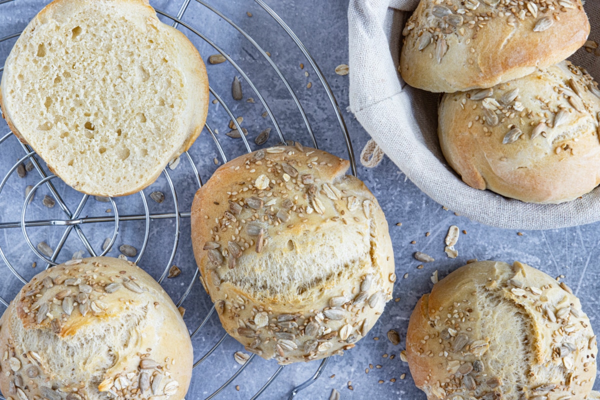 Schneller Brötchenteig über Nacht | Rezept - eat.de