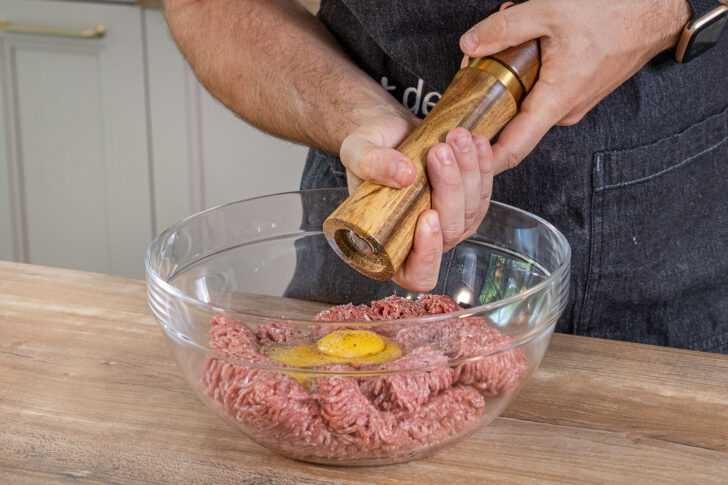 Hackfleisch pfeffern