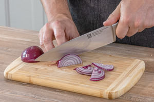 Zwiebel schneiden
