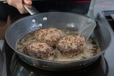 Fleisch anbraten
