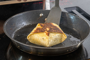 Burger-Wrap anbraten