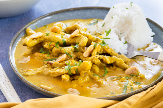 Curry-Geschnetzeltes mit Kokosmilch