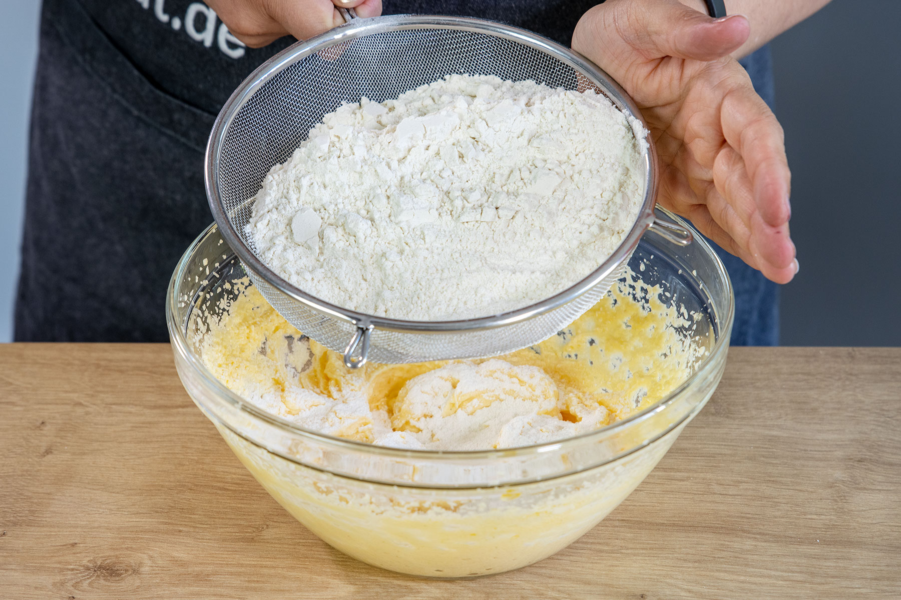 Waffelteig: einfaches & schnelles Grundrezept für fluffige Waffeln Waffelteig: einfaches & schnelles Grundrezept für fluffige Waffeln