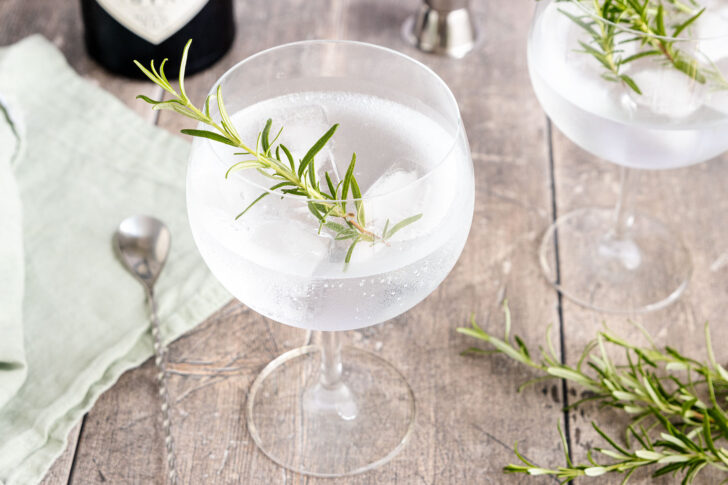 Gin Tonic mit Rosmarin