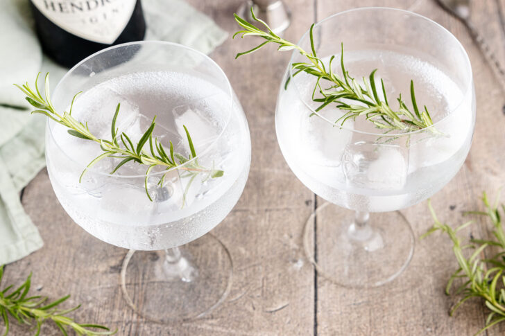 Gin Tonic mit Rosmarin