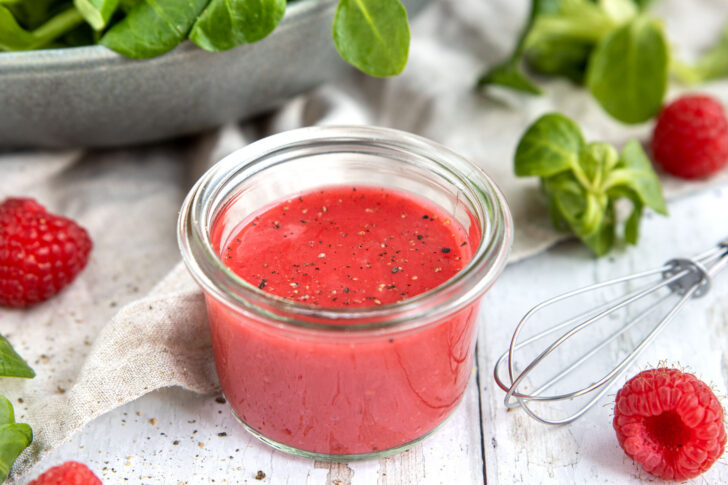 Dressing mit Himbeeressig für Feldsalat