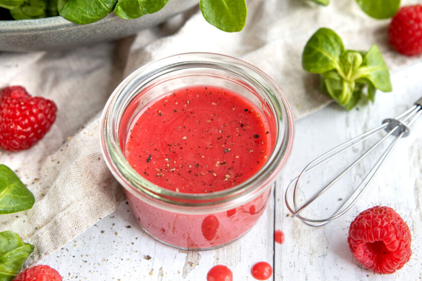 Dressing mit Himbeeressig für Feldsalat